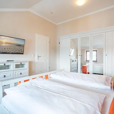 Autorenhaus App 14 Carl Von Os Apartment