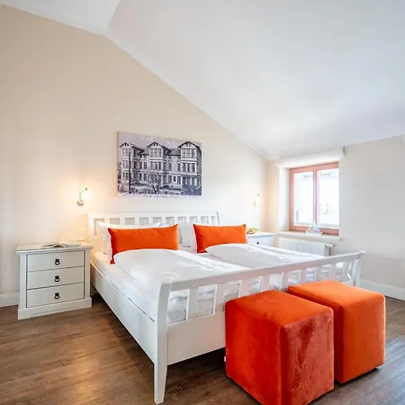 Autorenhaus App 14 Carl Von Os Heringsdorf (Usedom)