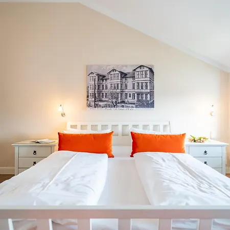 Autorenhaus App 14 Carl Von Os Apartment